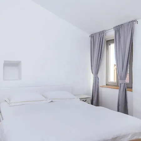 Roner Apartman *