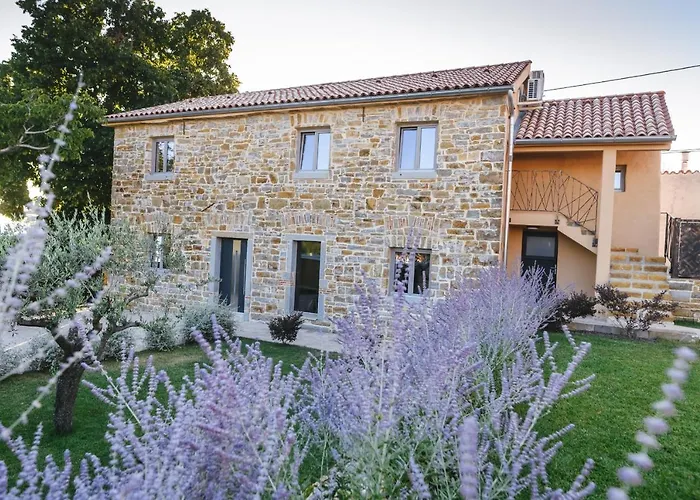 Roner Apartamento Plavje